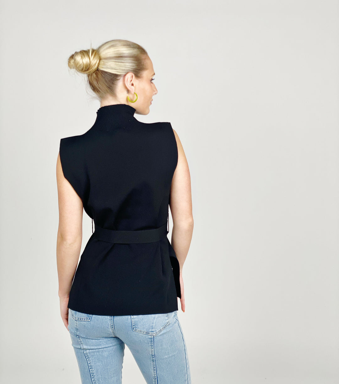 Black Sleeveless Sweater Top