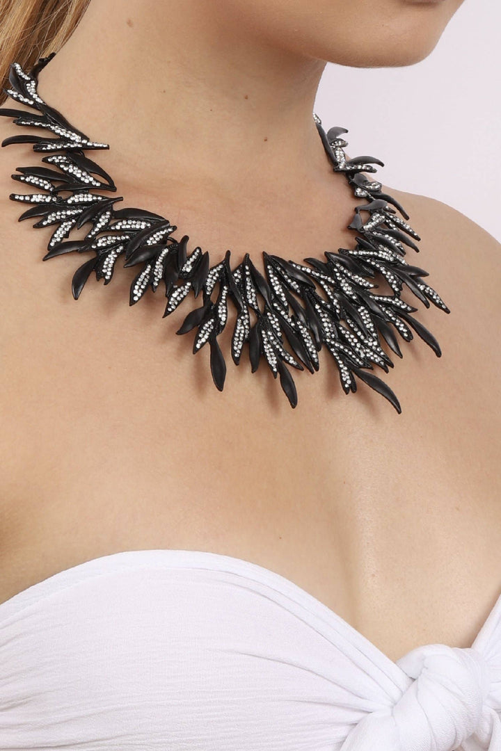 Rea Necklace - Black / Crystal