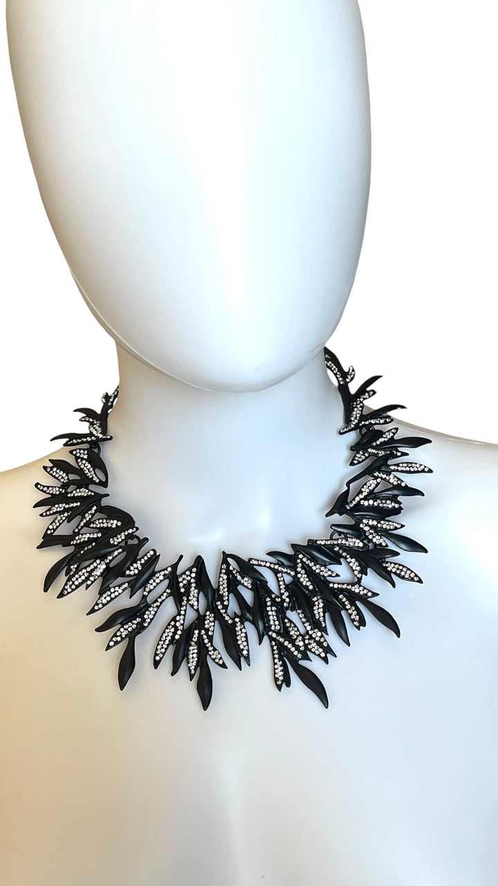 Rea Necklace - Black / Crystal