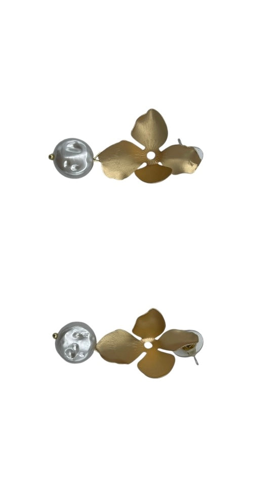 Retro Deformed Pearl Drop Earrings