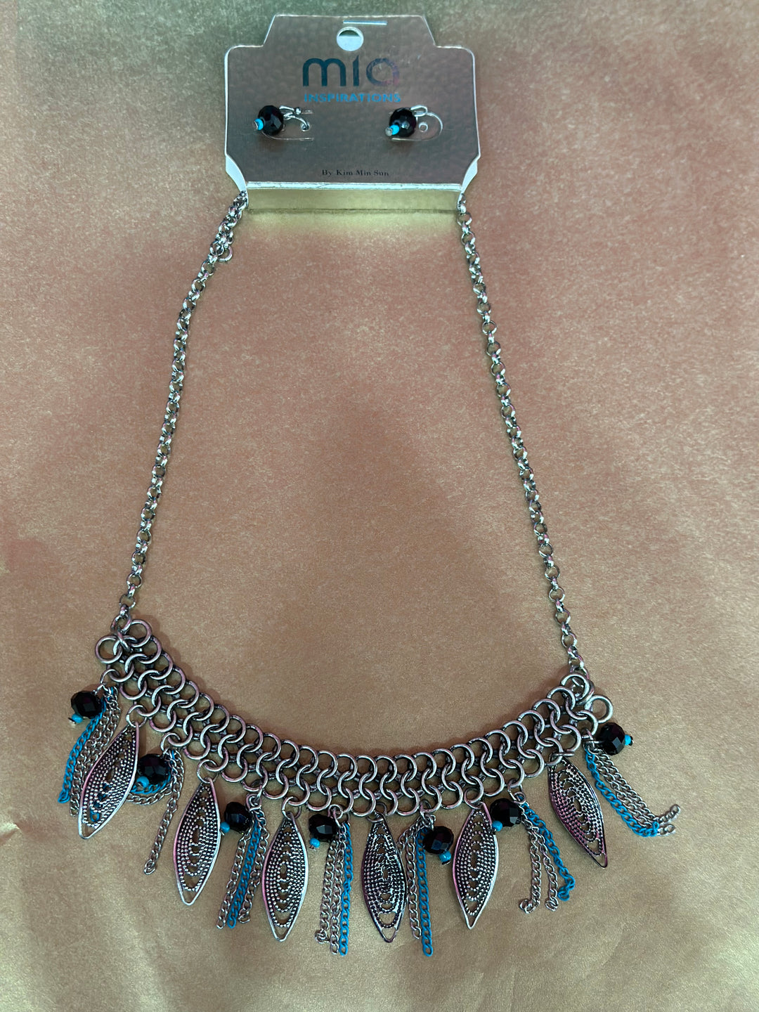 Sassyn Teal/ Silver Necklacce