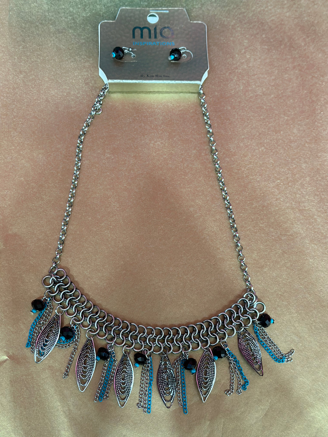 Sassyn Teal/ Silver Necklacce