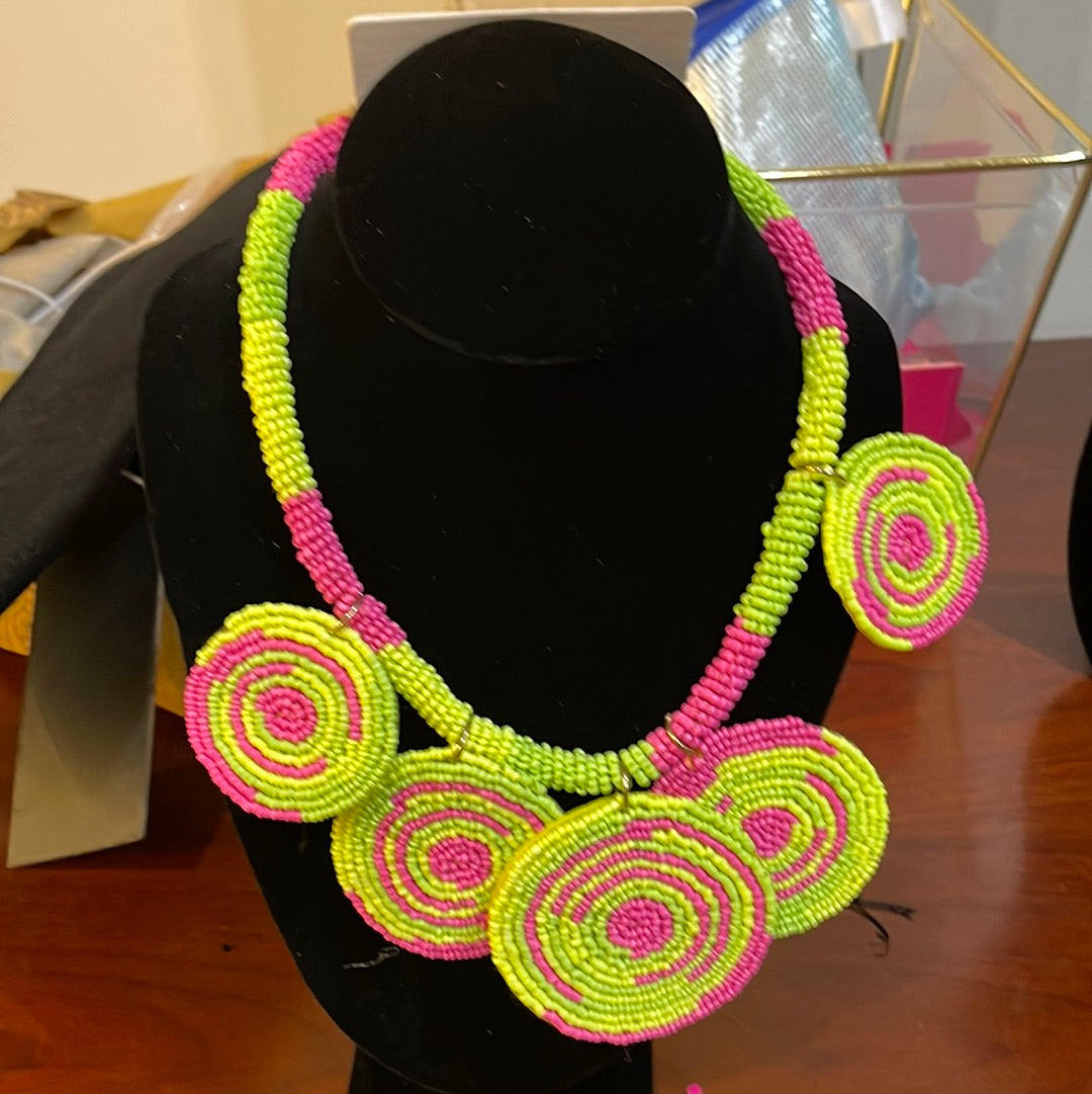 Multicolor stylish necklace